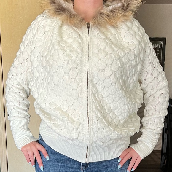 ⚠️Final Price⚠️ 77 Sisters Cream Faux Fur Hooded Full-Zip Jacket - Picture 5 of 9